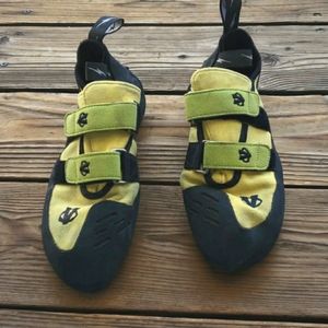 Evolve Climbing Shoes
